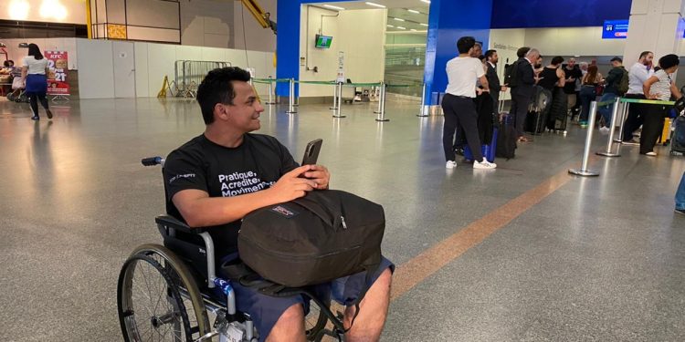 Caos no aeroporto: paciente em tratamento desmaia e precisa de socorro