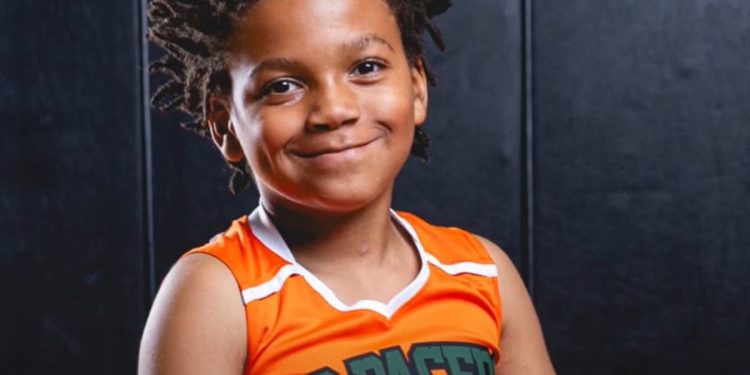 Aos 7 anos, menino perde as duas pernas após complicações da gripe