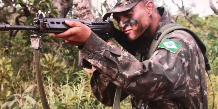 Soldado que confessou feminicídio de cabo será expulso do Exército