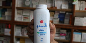 Johnson & Johnson é condenada a pagar R$ 8,3 bilhões a paciente