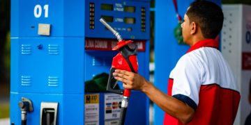 Deputado pede investigação do aumento de preço da gasolina no DF