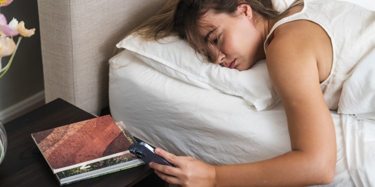 É hora de acordar! Entenda como o alarme prejudica o ciclo do sono