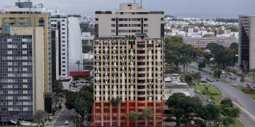 Contagem regressiva: desenhamos detalhes da implosão do Torre Palace
