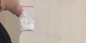 Traficante preso com pó nega crime e diz que cocaína é “remédio”. Veja vídeo