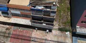 “Livramento”, diz moradora de prédio interditado após desabamento. Veja vídeo