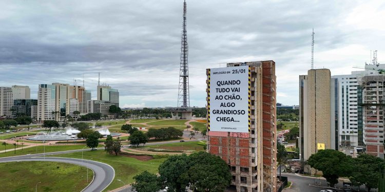 Torre Palace será o 4º monumento implodido na área tombada de Brasília