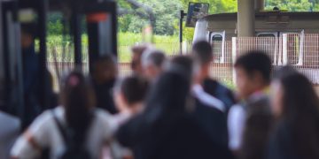 “Metrô estressante”: fechamento de estações surpreende passageiros