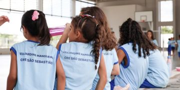 Uniformes da rede pública do DF não terão mais nome da escola; entenda