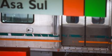 Onze horas depois, todas as estações do Metrô-DF do Plano seguem fechadas