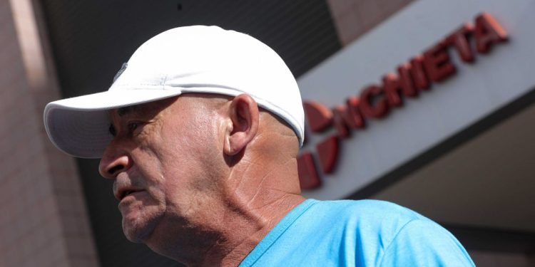 “Descobri pela televisão”, diz pai de vítima morta por técnicos em UTI. Veja vídeo