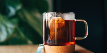 Chá anti-inflamatório ajuda na digestão e alivia sintomas de ansiedade