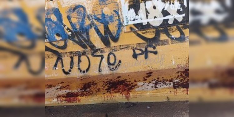 Homem é esfaqueado em parada de ônibus após tentar estuprar enteada