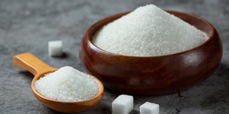 Consumir açúcar pode ajudar ou atrapalhar a saúde mental? Entenda