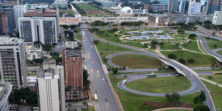 Quer ver a implosão do Torre Palace de perto? Veja os melhores pontos