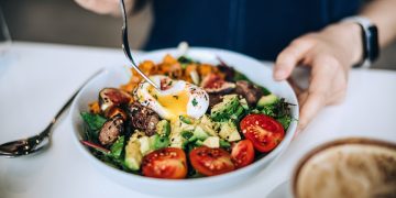 Dieta cetogênica: nutróloga explica se cortar carboidratos funciona