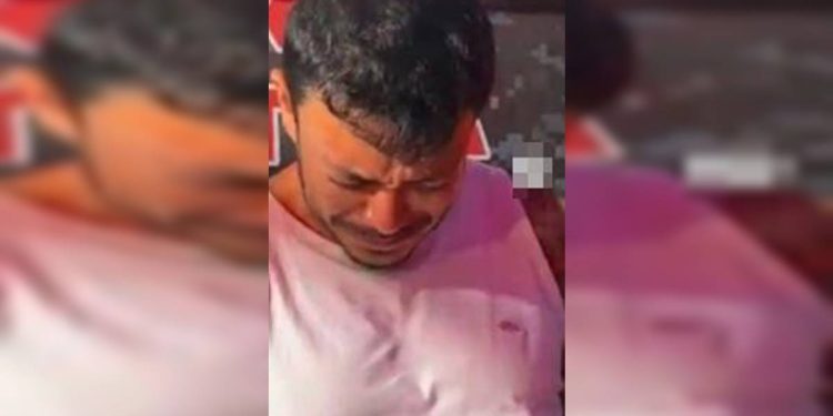 Marido chora após espancar esposa durante briga por causa de mensagens