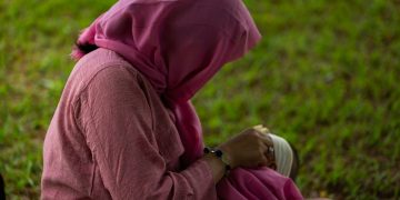 Deportada pelo governo Trump com bebê, família afegã tenta refazer a vida no Brasil