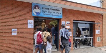 Padre Júlio: fora das redes, doações para projetos caem e fiéis querem ajuda do Vaticano