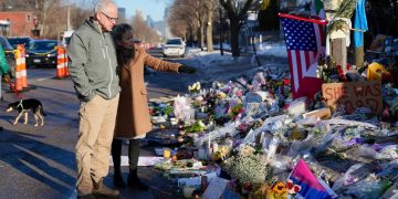 Protestos em massa defendem imigrantes e desafiam Trump nos Estados Unidos