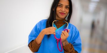 Conselho Regional de Medicina repudia ataques racistas contra médica
