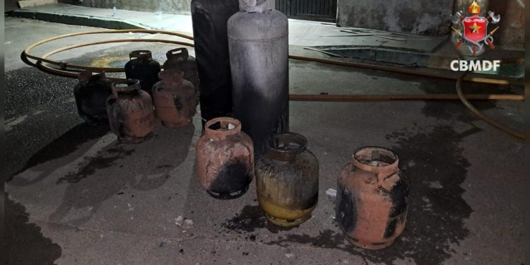 Explosão de botijões de gás deixa duas pessoas em estado grave no DF