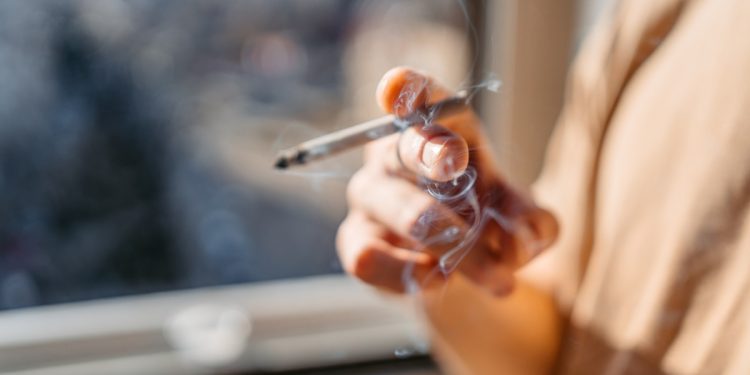 Neurologista diz como cérebro reage quando se abandonam hábitos ruins