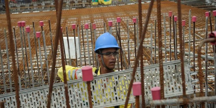 Quer fazer curso de serralheria e jardinagem de graça? Saiba como