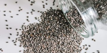Nutricionista ensina por que a chia diminui a fome e ajuda a emagrecer