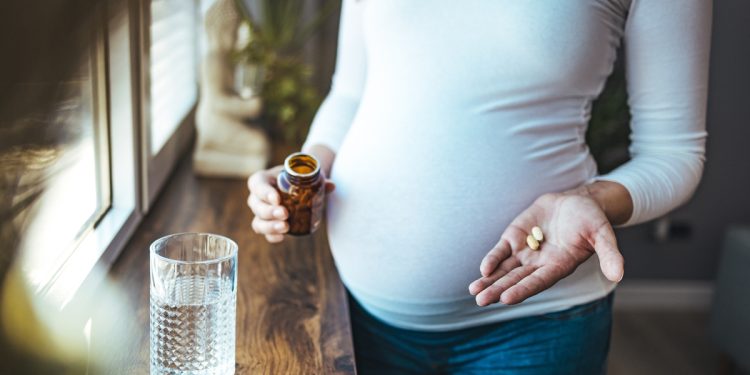 Estudo elimina ligação entre uso de paracetamol na gravidez e autismo