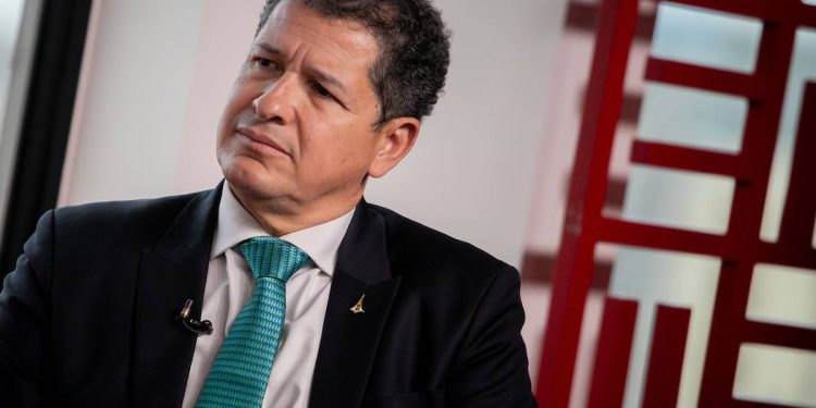 Secretário do DF diz que não foi à CPI por “imprevisto de saúde”