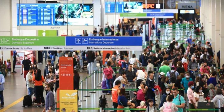 Carnaval: passageiros devem chegar mais cedo ao Aeroporto de Brasília; entenda