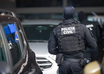 Delegados da PCDF suspendem voluntário e cobram reajuste do governo