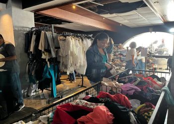 Gilberto Salomão recebe bazar beneficente em prol de projetos sociais