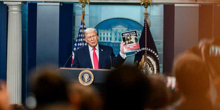 ‘Fora, ICE’: cresce a oposição a Donald Trump nos EUA