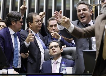 Eleições 2026: Congresso “inimigo do povo” muda o tom e promete “entregas concretas”