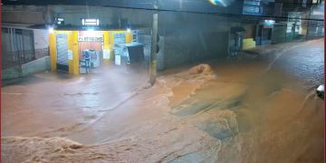 ‘Nunca vi isso aqui’: moradores de Juiz de Fora relatam caos após chuva recorde