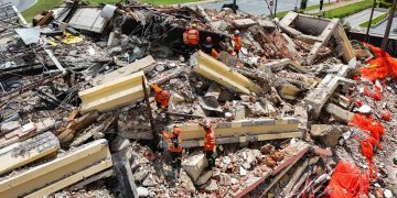 Entulho do Torre Palace começa a ser retirado nesta terça; entenda. Vídeo