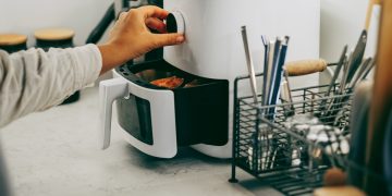 Air fryer pode ser aliada da saúde, mas uso requer cuidados