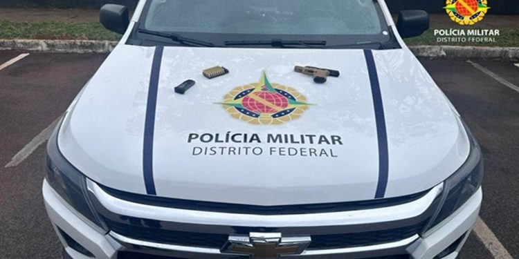 Técnico em necropsia de hospital no DF é detido com arma no carro