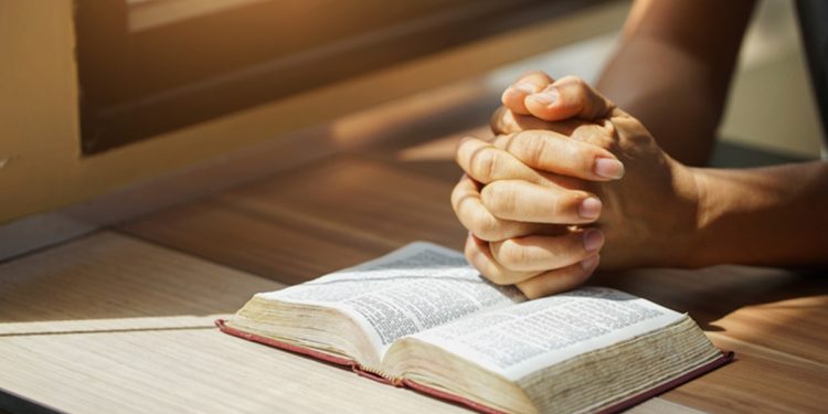 Justiça veta frase “sob a proteção de Deus” em assembleia legislativa