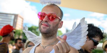 Bloco do Amor reúne centenas de foliões no Museu Nacional: “Carnaval é liberdade”. Veja vídeo