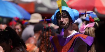 Coisa de Pele e As Leis de Gaga saem no Carnaval do DF nesta terça; confira a programação