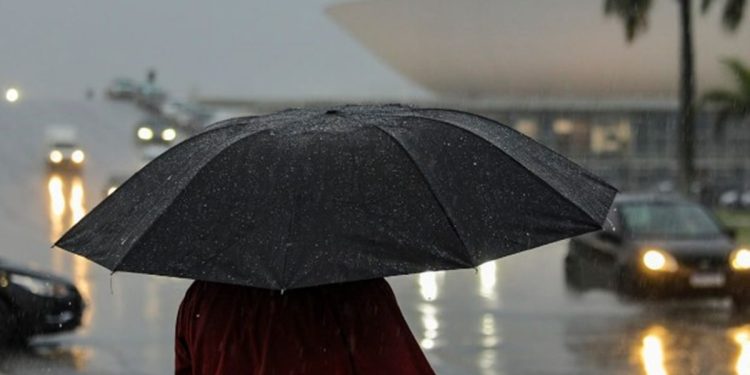 DF: duas RAs já ultrapassaram volume de chuva previsto para fevereiro