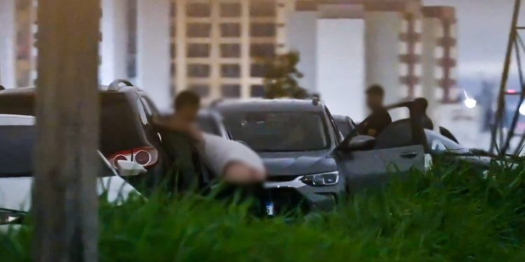 Empina, toma e mama: fila do “bumbum guloso” ferve atrás de atacadão no DF. Veja vídeo