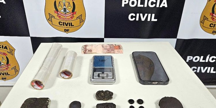 Homem e adolescente são flagrados trazendo drogas do Entorno para o DF