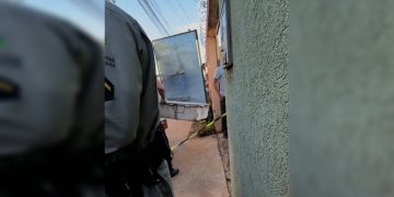 Homem é encontrado morto após matar ex e agredir enteada em Itumbiara. Vídeo