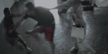 Homem leva nove facadas do vizinho após discussão no Gama