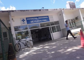 Motorista de van envolvida em acidente com 5 mortes passa por cirurgia. Veja vídeo