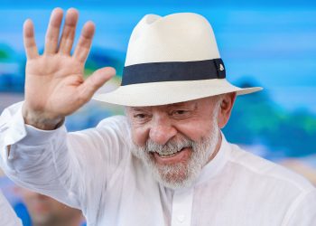 Adolescente é pivô de fraude que criou “mandados” contra Lula e Moraes. Veja vídeo