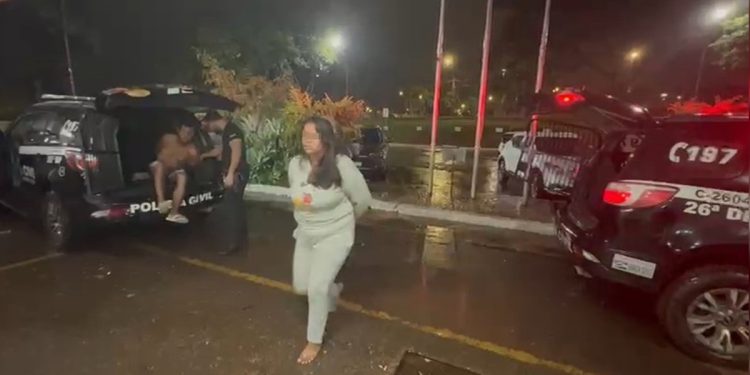 Pais são presos por torturar bebês com mordidas e cigarro nas costas